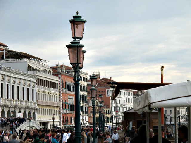 Should I Take A Vaporetto or Water Taxi in Venice